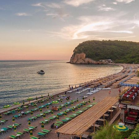 Hotel Savojo Petrovac Exterior foto