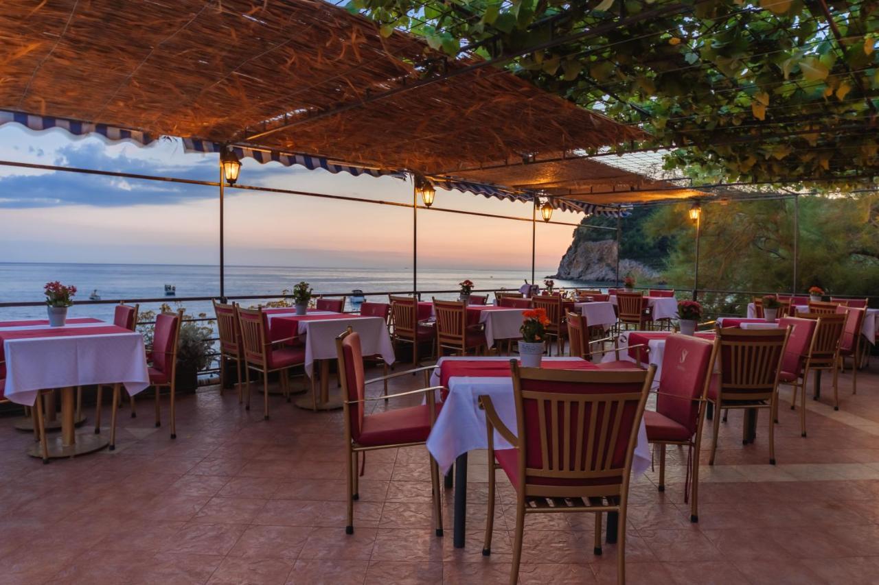 Hotel Savojo Petrovac Exterior foto