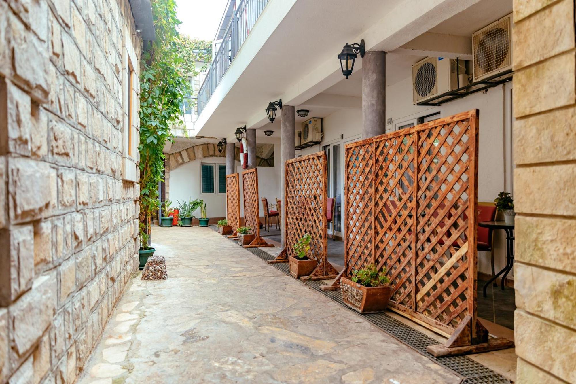 Hotel Savojo Petrovac Exterior foto