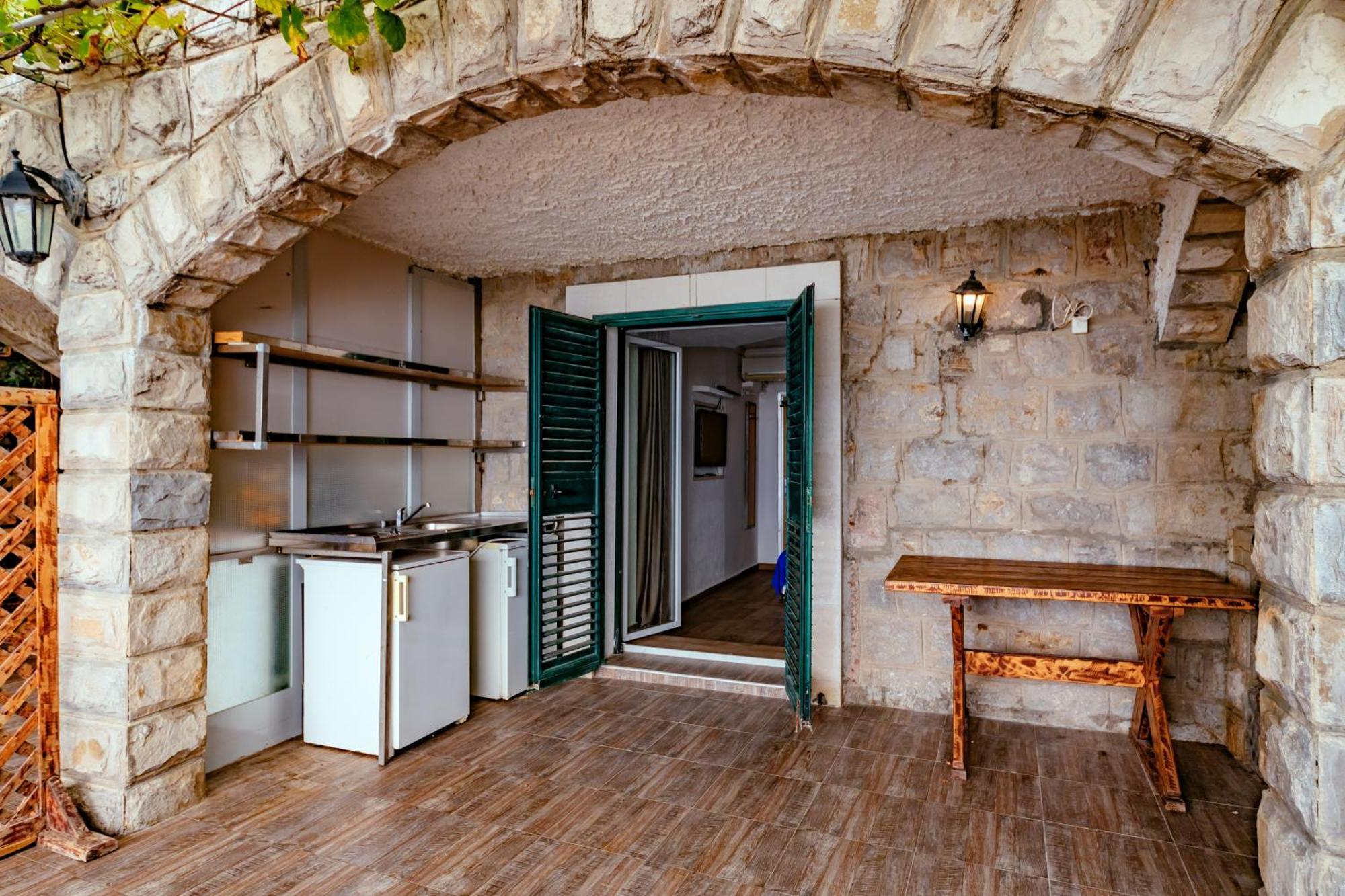 Hotel Savojo Petrovac Exterior foto